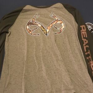 NWT Legendary Whitetails Realtree long-sleeve tee